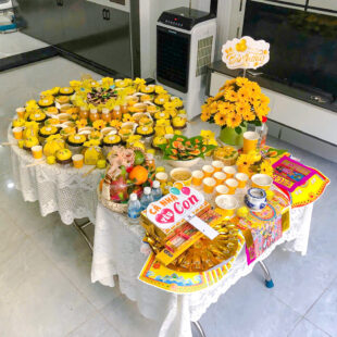 Mâm cúng đầy tháng đầy đủ theo phong tục miền Bắc cho bé.