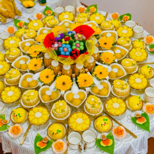 Alternative view of Mâm Cúng Căn Bé Gái Premium (Tông Vàng) CBG-PREV