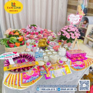 mam cung day thang be gai mau hong