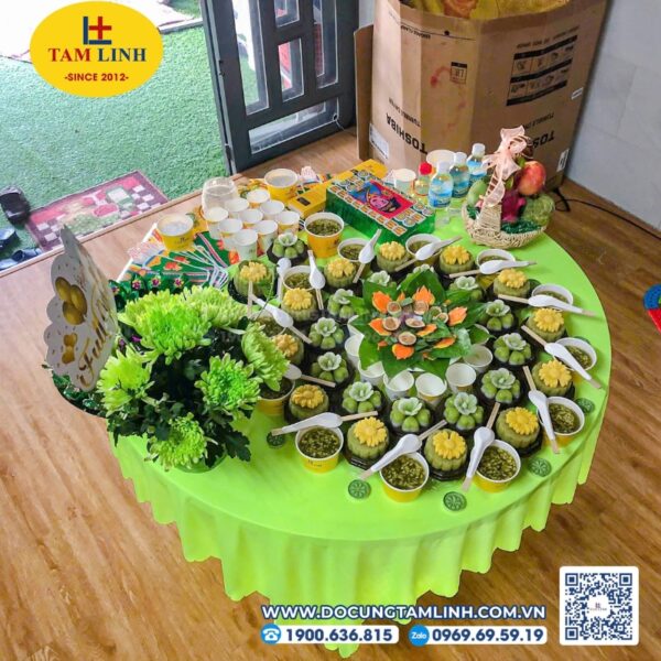 mam le vat cung day thang be trai