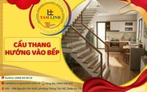 cầu thang hướng vào bếp